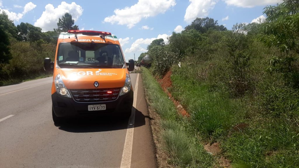 Caminhão sai da pista entre Coxilha e Passo Fundo