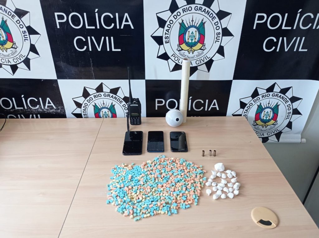 2° Delegacia de Polícia prende dois traficantes e quase mil comprimidos de ecstasy em Passo Fundo