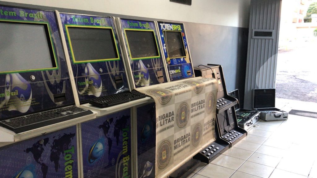 3º BPChoque prende indivíduo por jogos de azar no Centro de Passo Fundo
