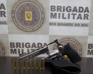 3º BPChoque prende indivíduo armado com revólver no Centro de Passo Fundo