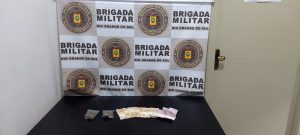 Indivíduo é preso com porções de maconha na Rua Xingu