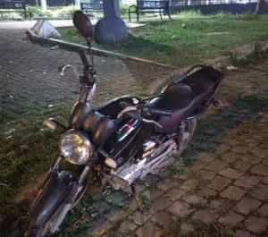 3°BPChoque prende indivíduo com motocicleta furtada na Praça da Literatura