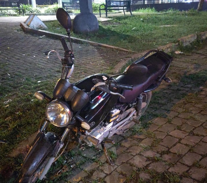 3°BPChoque prende indivíduo com motocicleta furtada na Praça da Literatura