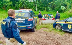 PRF apreende 60 quilos de maconha em carro que fugiu da abordagem em Passo Fundo