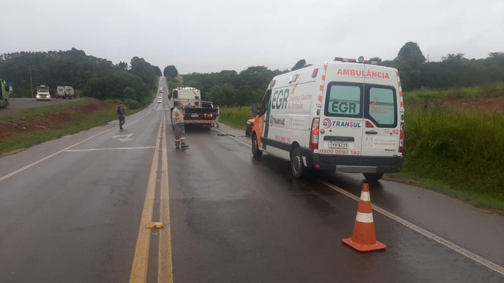 Veículo sai da pista após pneu estourar entre Passo Fundo e Coxilha