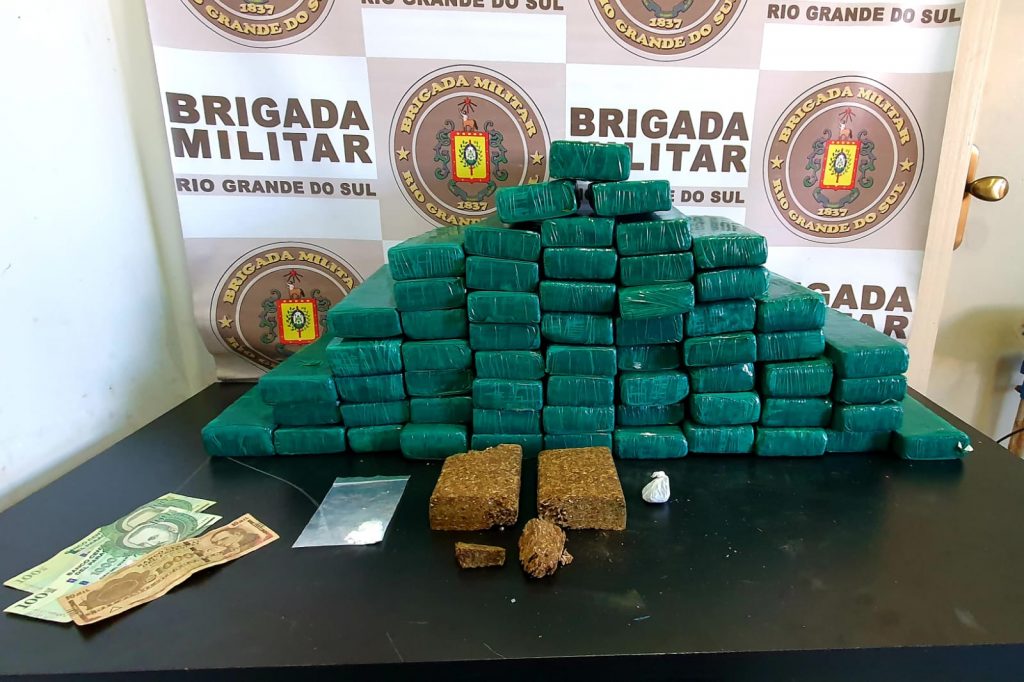 Força Tática prende traficante com 61 tabletes de maconha em Passo Fundo