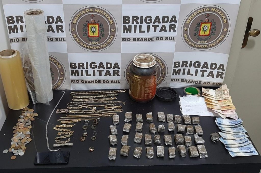 3° BPChoque estoura boca de fumo na Operária em Passo Fundo