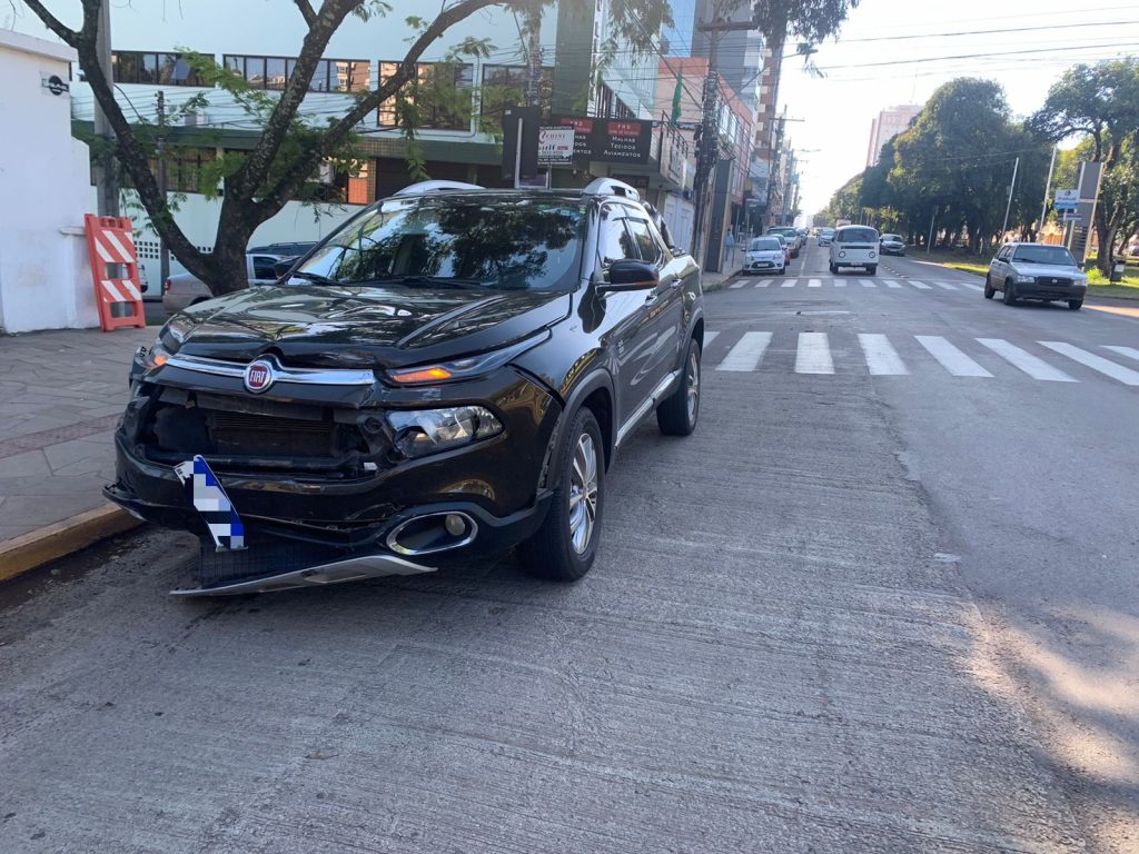Dois acidentes de trânsito são registrados ao mesmo tempo no Bairro Boqueirão em Passo Fundo