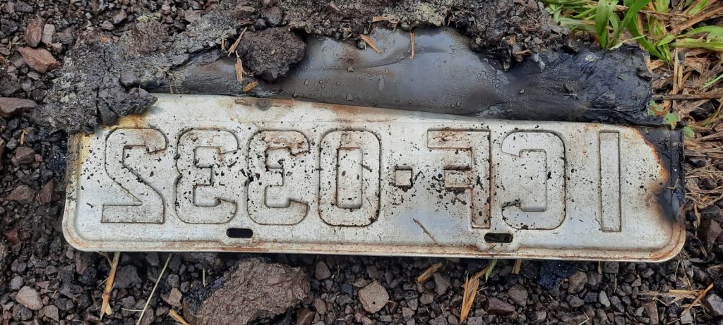Carro em situação de furto é localizado queimado no interior de Passo Fundo