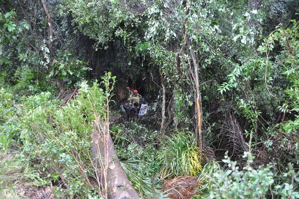 Homem passa mais de 40 horas preso dentro de carro capotado e sobrevive, em Tapera