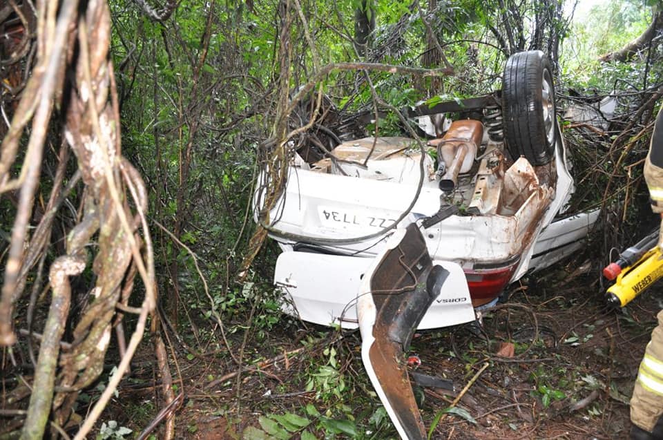 Homem passa mais de 40 horas preso dentro de carro capotado e sobrevive, em Tapera