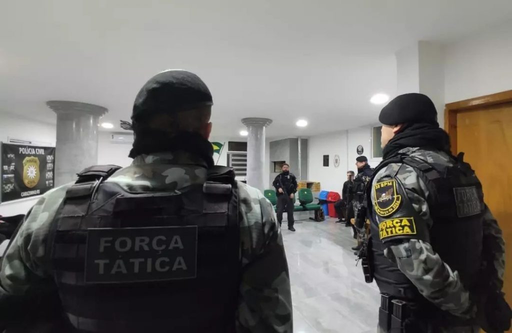 Polícia Civil realiza fiscalização em casas noturnas em Carazinho