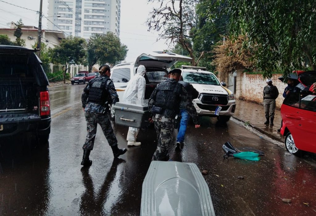 Dois assaltantes são mortos após confronto com a Brigada Militar em Passo Fundo