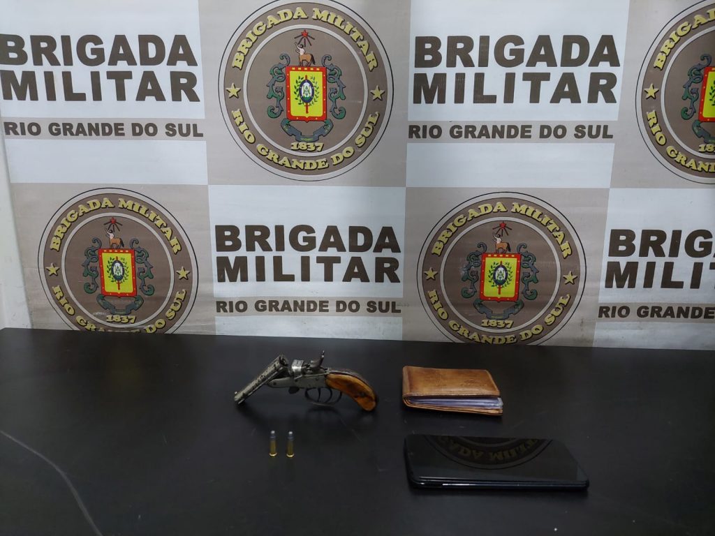 BM prende três indivíduos por disparo de arma de fogo e porte ilegal no Centro de Passo Fundo