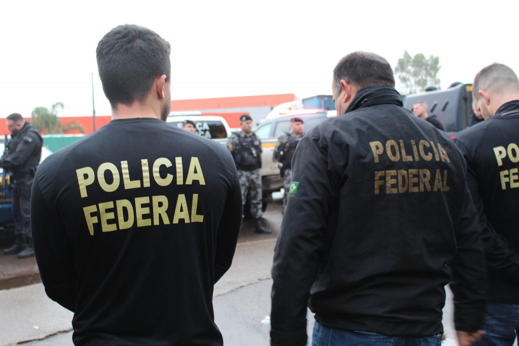 Policiais de Passo Fundo prestam homenagem a colegas mortos em serviço
