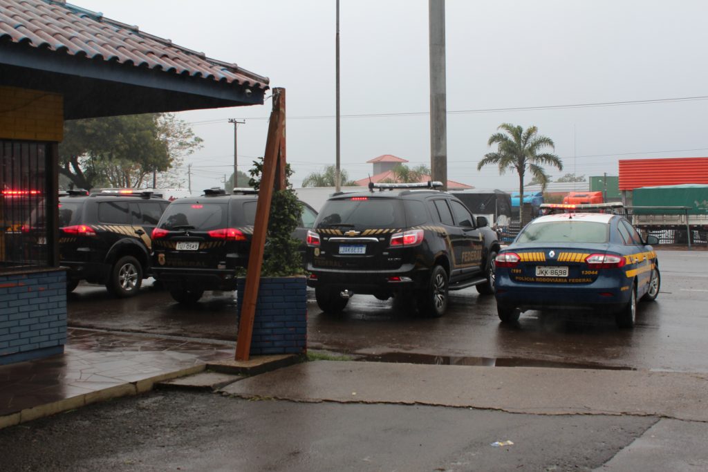 Policiais de Passo Fundo prestam homenagem a colegas mortos em serviço