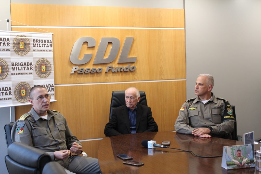Comando da Brigada Militar se reúne na CDL Passo Fundo