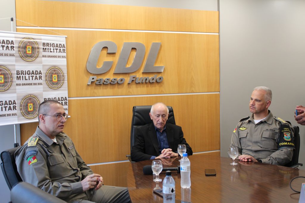 Comando da Brigada Militar se reúne na CDL Passo Fundo