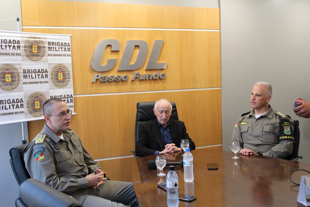 Comando da Brigada Militar se reúne na CDL Passo Fundo