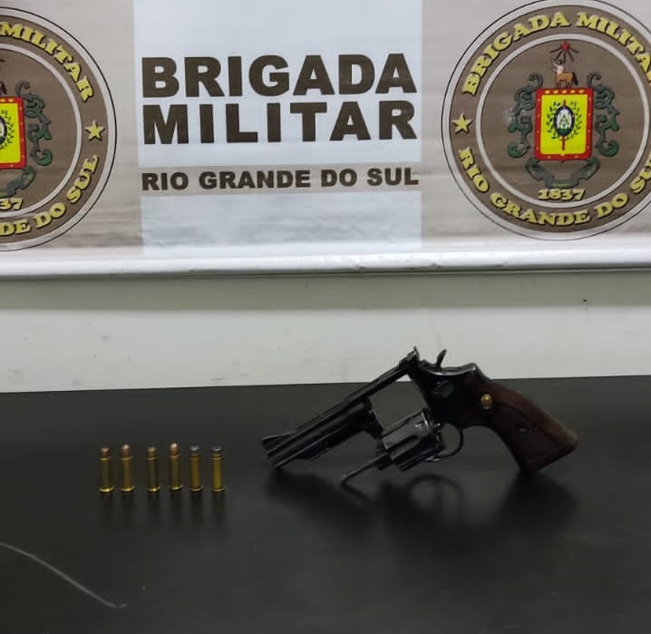 3º BPChq prende indivíduo por porte ilegal de arma de fogo no Bairro Integração