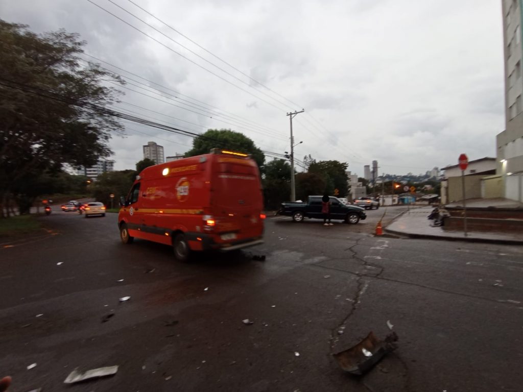 Colisão de veículos deixa um ferido na Vera Cruz