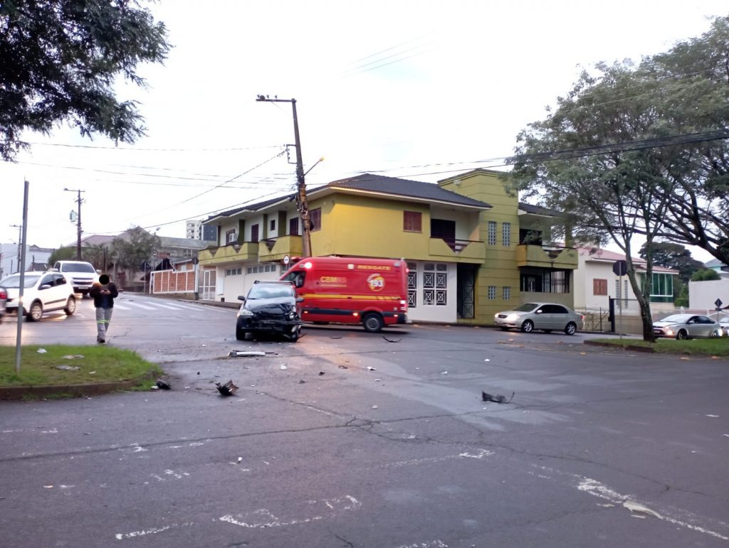 Colisão de veículos deixa um ferido na Vera Cruz
