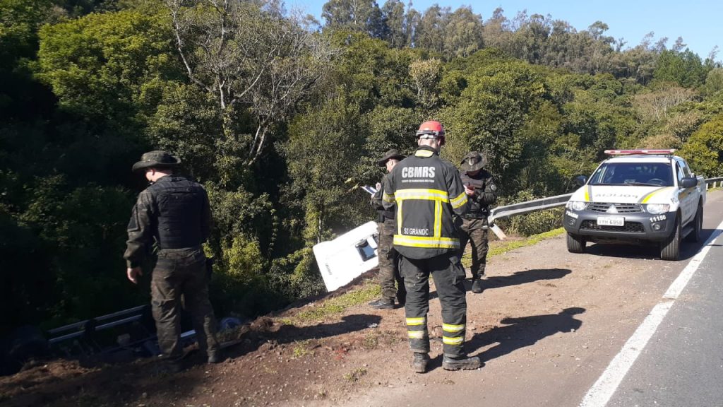 Acidente com vítima fatal bloqueia BR-386 em Soledade; pista esta interrompida por vazamento de etanol