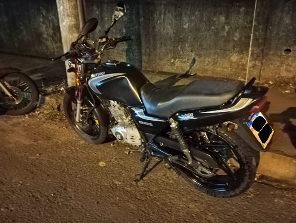 Motociclista fica ferido após colidir na traseira de carro no bairro Vera Cruz