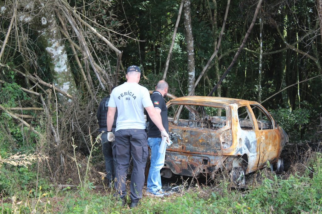 Identificado cadáver carbonizado em veículo na Transbrasiliana