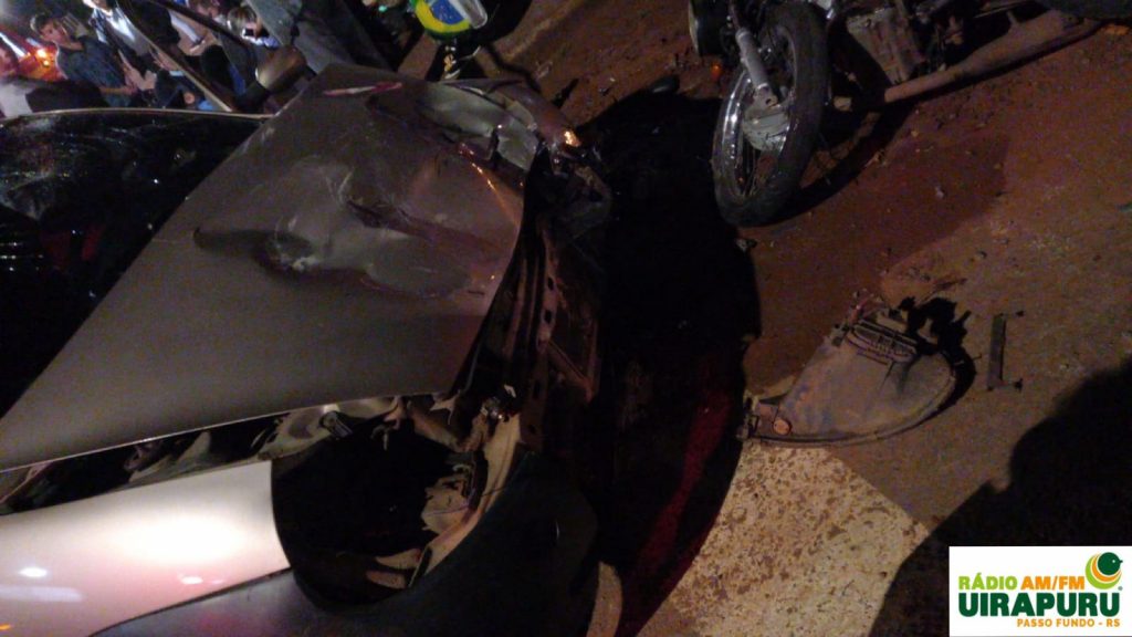 Três pessoas ficam feridas em acidente no Bairro Donária