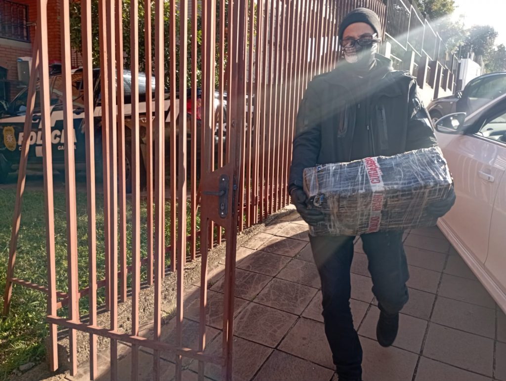 URGENTE: polícia prende homem e apreende grande quantidade de droga chegando em Passo Fundo