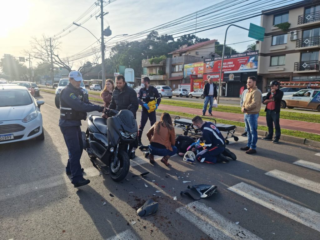 Jovem fica ferida em acidente no Bairro Petrópolis