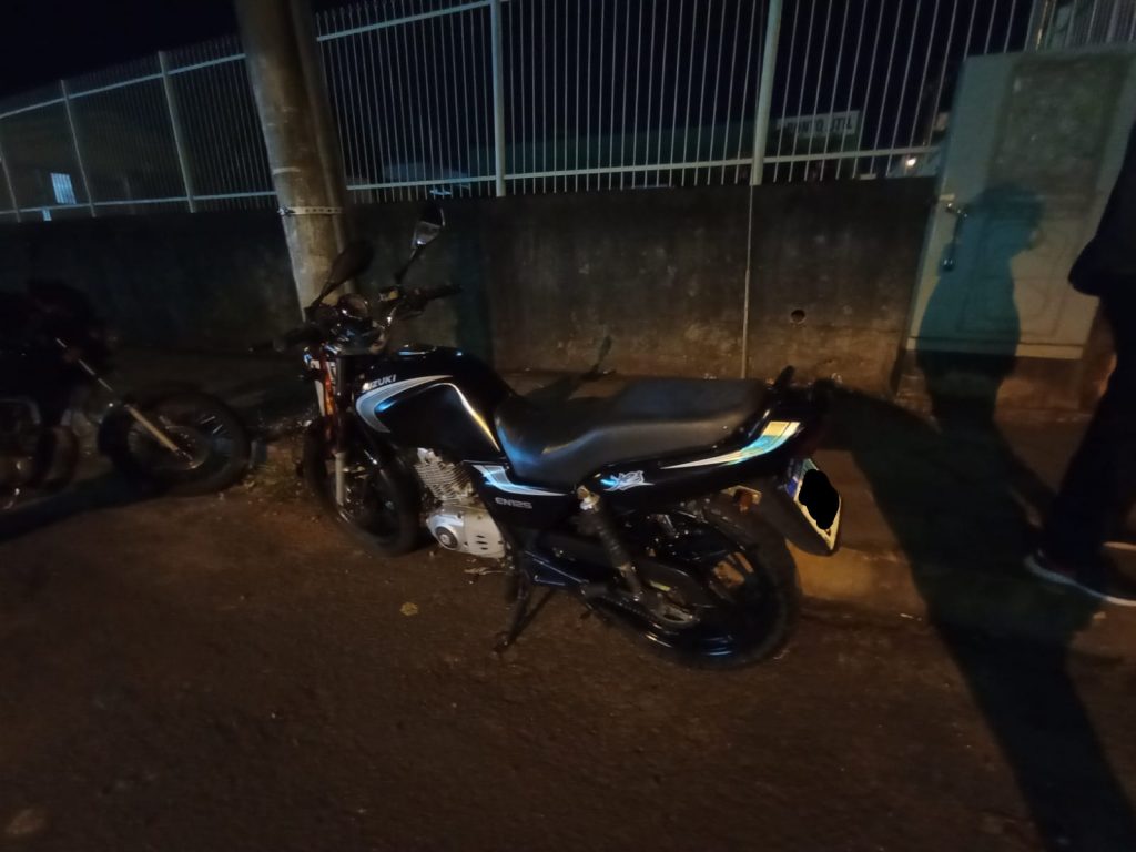 Motociclista fica ferido após colidir na traseira de carro no bairro Vera Cruz