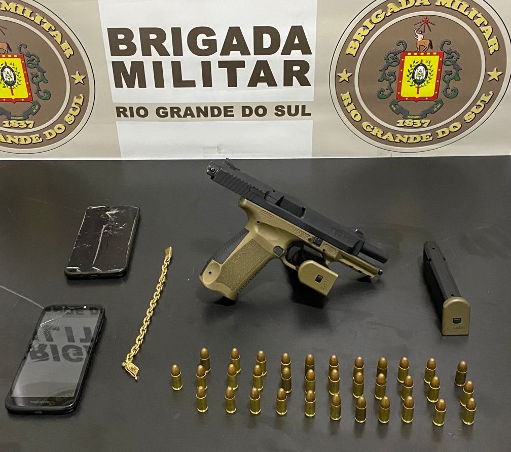 3°BPChoque prende individuo com pistola e apreende adolescente na Vila Rodrigues