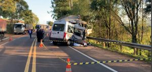 grave acidente com oito óbitos