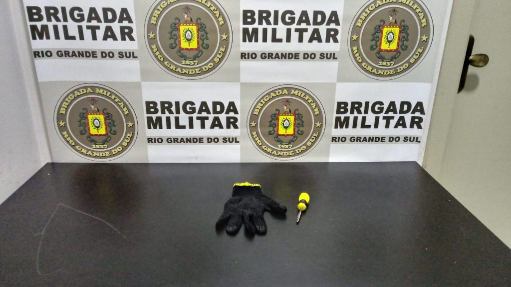 Brigada Militar detém três indivíduos tentando furtar veículos em Passo Fundo durante a madrugada