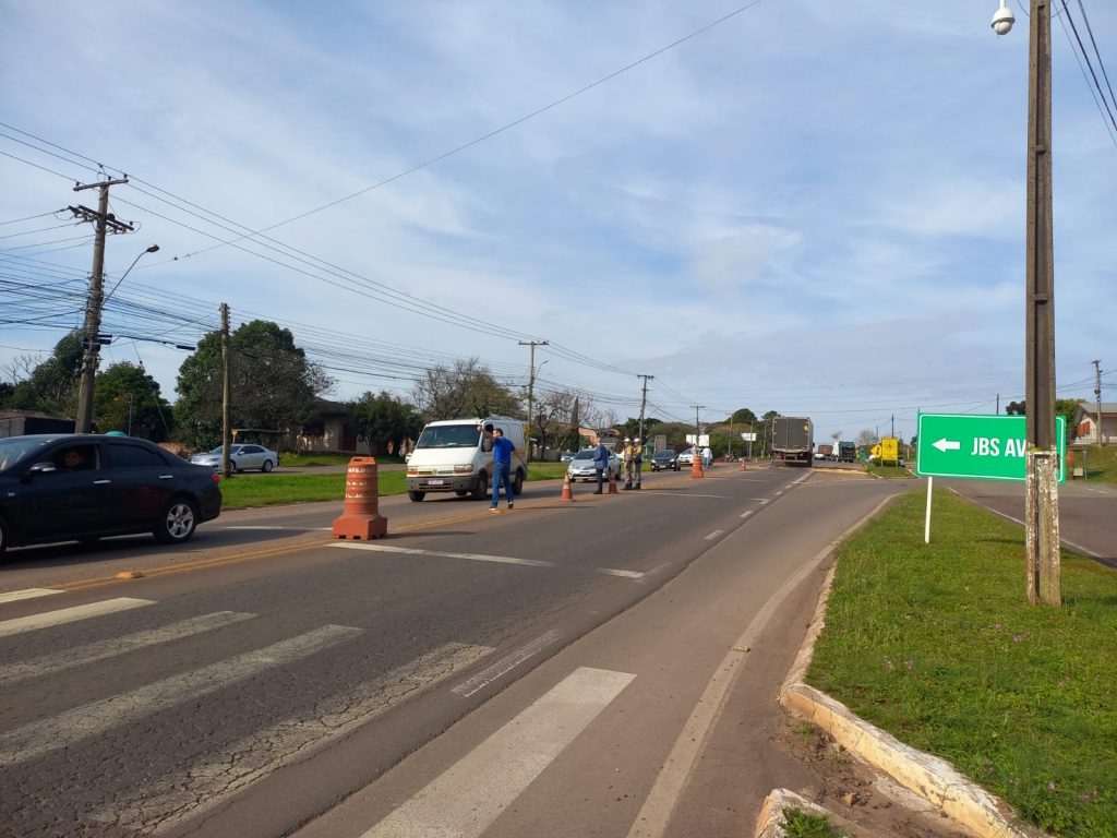Comissão que acompanha instalação de pedágio na ERS 324 realiza pesquisa com usuários da via