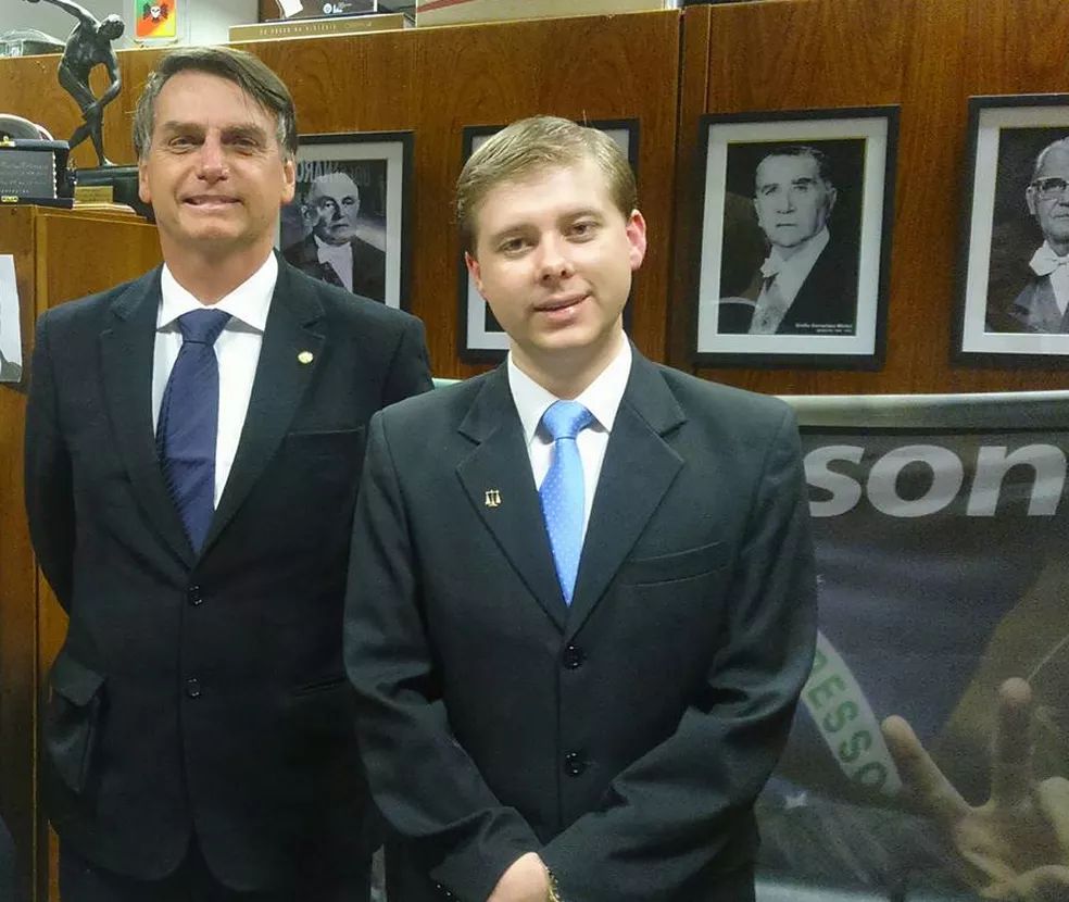 Homem que se formou em Passo Fundo é investigado por fraude após se apresentar como desembargador ao vice-presidente do Brasil