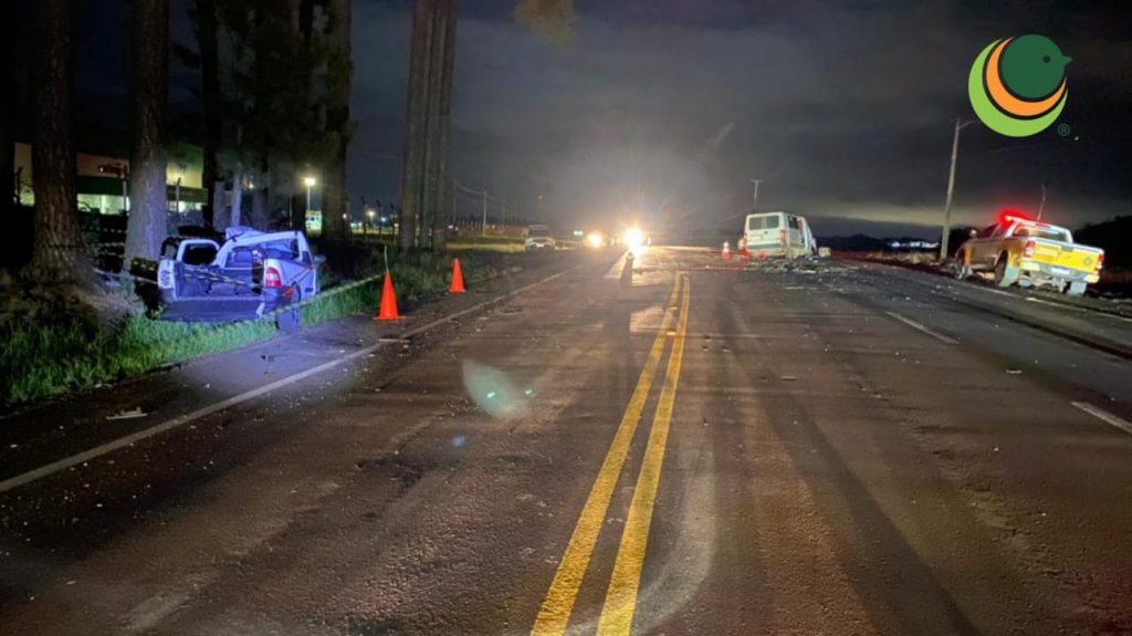 Homem morre e oito ficam feridos após colisão entre caminhonete e van em Não-Me-Toque