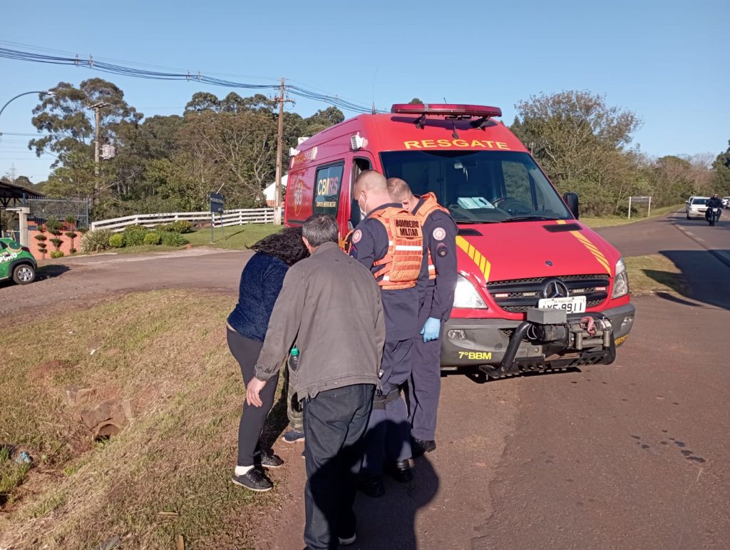 Colisão entre dois veículos deixa criança ferida na ERS 324 em Passo Fundo