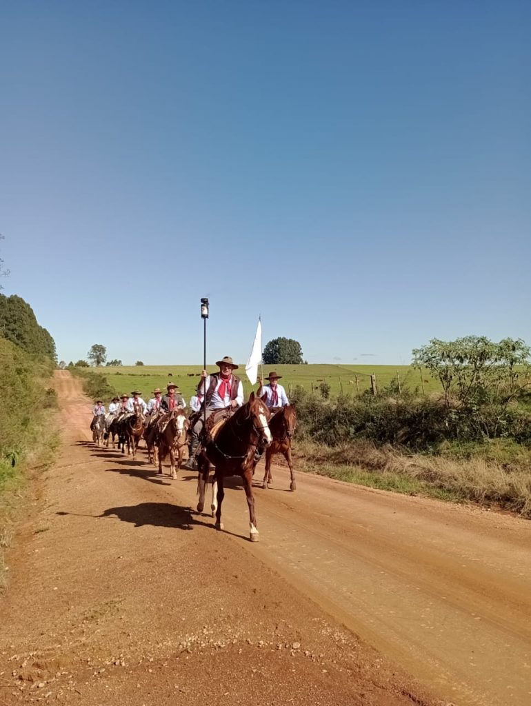 Cavalgada com a Chama Crioula já percorreu 90 km desde que saiu de Canguçu