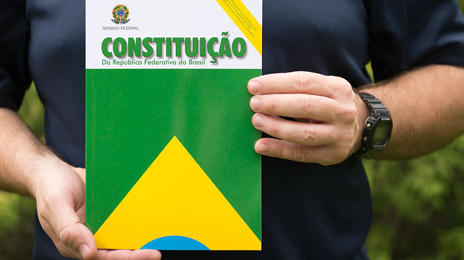 Constituição Federal completa 34 anos e jurista afirma que democracia é um sistema de vida