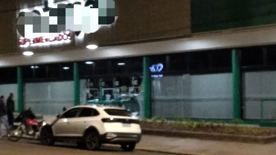 Bandidos roubam família, fazem reféns e tentam furtar cofre de supermercado em Não-Me-Toque