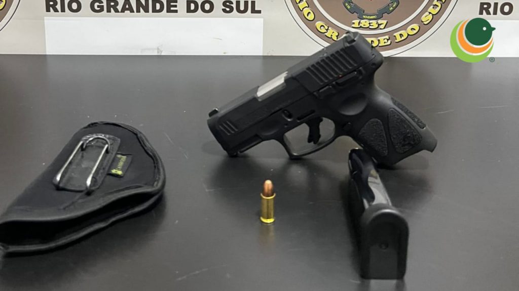 Homem é preso com arma de fogo em arena de festas em Passo Fundo