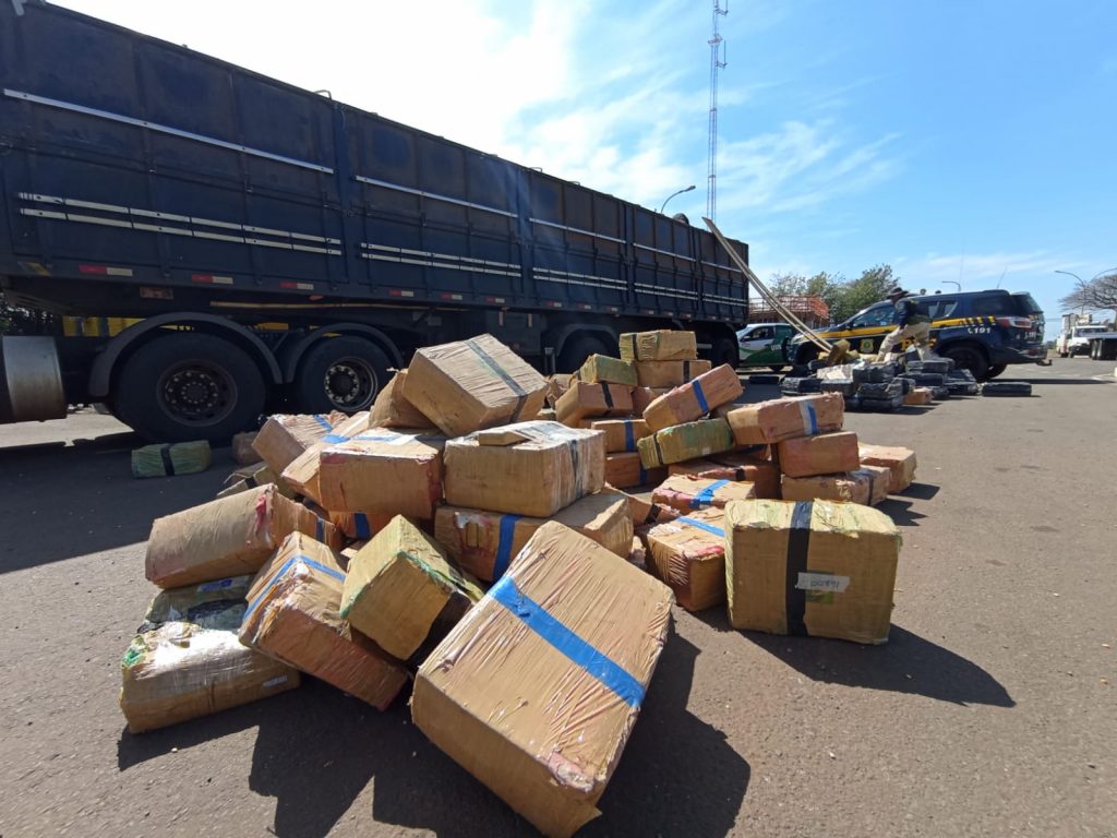 Carreta com mais de 2 toneladas de maconha é interceptada chegando em Passo Fundo