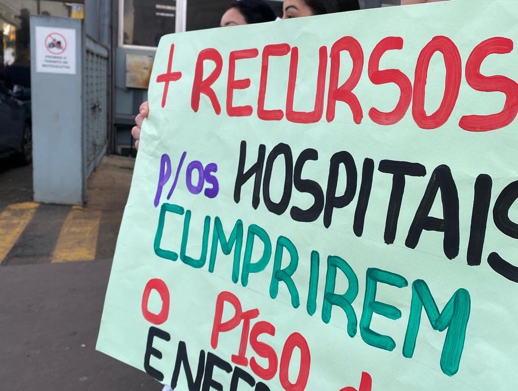 Enfermeiros e técnicos devem ficar mobilizados até que o piso salarial seja pago, diz presidente do Sindisaúde