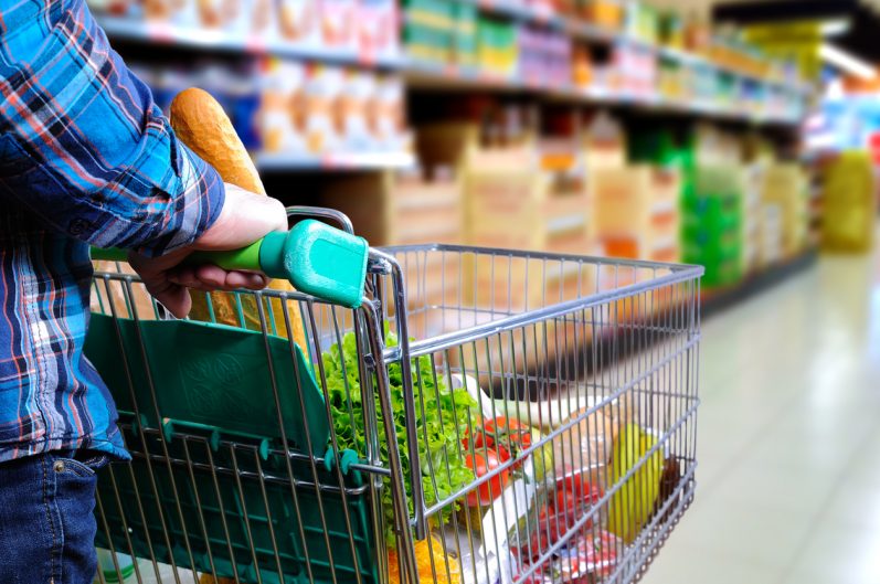 Supermercados atendem na Sexta-feira Santa e fecham no domingo de Páscoa