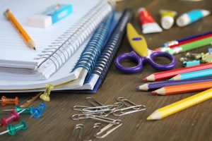 Advogado alerta para abusos nas listas de material escolar