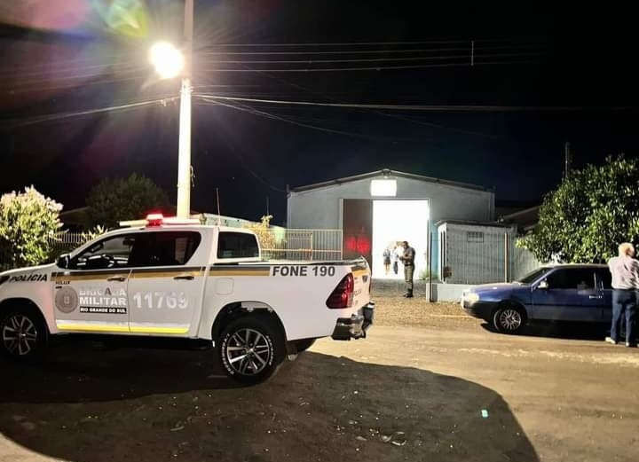Homem baleado igreja