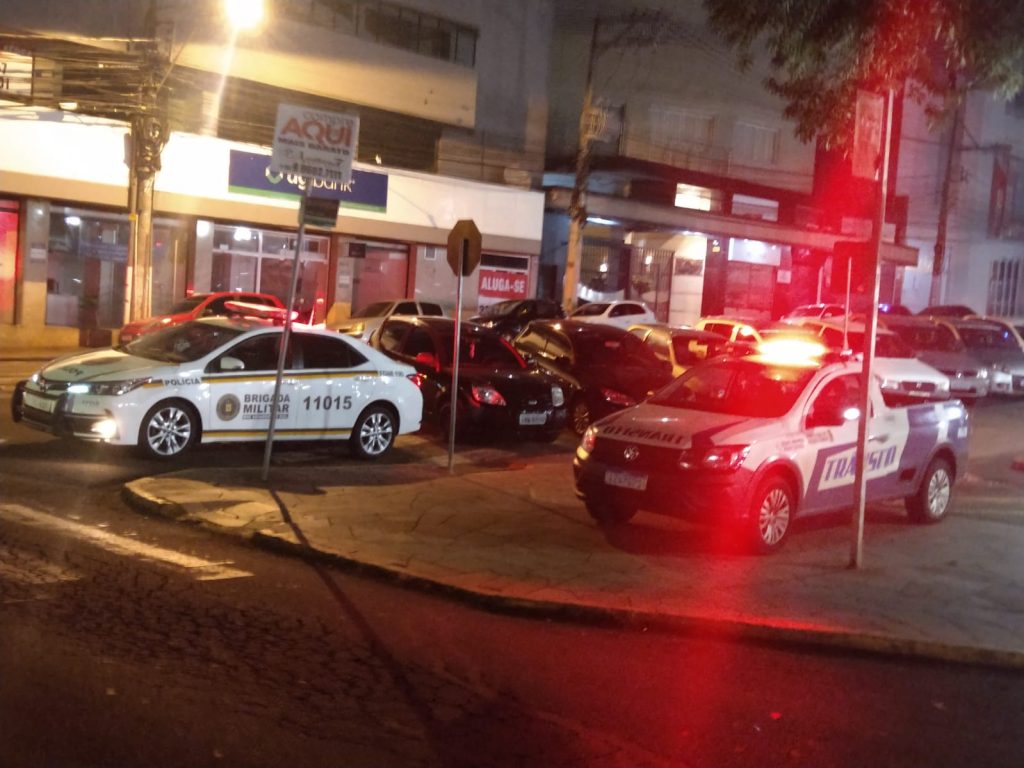 Mais de 20 infrações de trânsito foram flagradas durante operação da GMT e BM em Passo Fundo